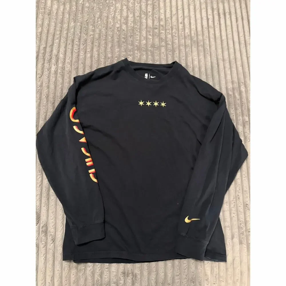 Chicago Bulls Nike Lot of 2 T-Shirts‎ Men’s Size Large